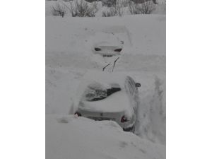 KINIK VE BERGAMA'DA OKULLARA 1 GÜN KAR TATİLİ