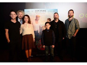 CEM YILMAZ’IN BAŞROLÜNÜ OYNADIĞI ‘İFTARLIK GAZOZ’ FİLMİ GÖRÜCÜYE ÇIKTI
