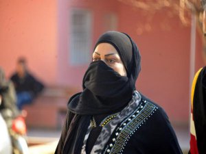 SURİYELİ KADINLARA FUHUŞ BASKINI