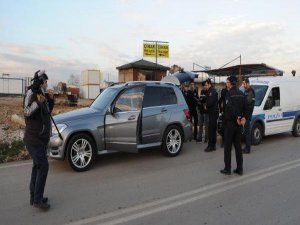 ANTALYALI İŞADAMINA  LÜKS ARACINDA SİLAHLI SALDIRI