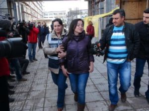 3 ünlü daha serbest