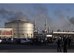 TÜPRAŞ'TA BÜYÜK YANGIN