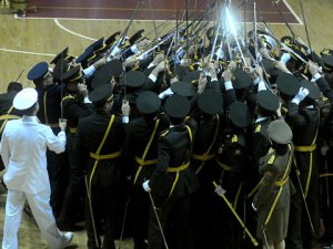 KUMPAS MAĞDURU ASKERLER GÖREVLERİNE GERİ DÖNÜYOR