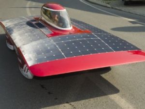 Güneş Enerjisi İle Çalışan Türk Aracı Trafiğe Çıktı