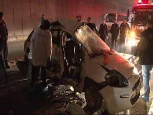 İSTANBUL'DA FECİ KAZA: 2 ÖLÜ, 3 YARALI