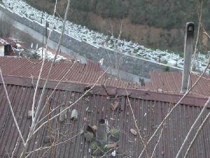 İSTANBULD'A KAMYONET 150 METRE AŞAĞI UÇTU