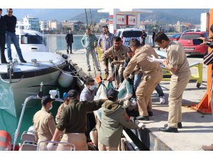 ANTALYA'DA DENİZDE ERKEK CESEDİ BULUNDU