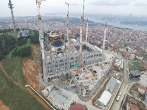 ÇAMLICA CAMİİ VE ERDOĞAN'IN TÜRBESİNDE SON DURUM
