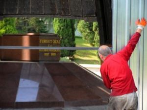 Adli Tıp'ın Özal raporu açıklandı.