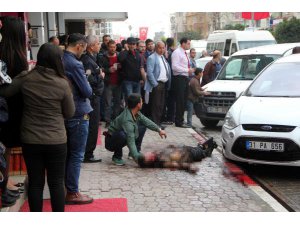 YANARAK 5'İNCİ KATTAN ATLAYAN GENÇ ÖLDÜ