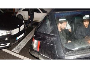 ARDA TURAN KAZA YAPTI: GİTTİ BİZİM ARAÇ