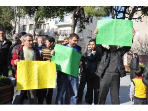 MAAŞLARINI ALAMAYAN MADEN İŞÇİLERİNDEN EYLEM