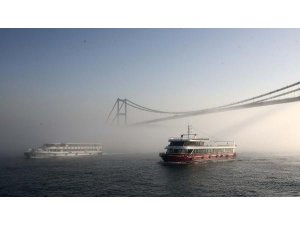 İSTANBUL BOĞAZI’NDA DOYUMSUZ SİS MANZARASI