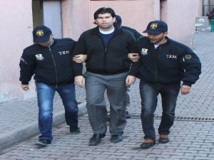 KAYSERİ'DE LİSE ÖĞRETMENİNE 'CEMAAT' GÖZALTISI