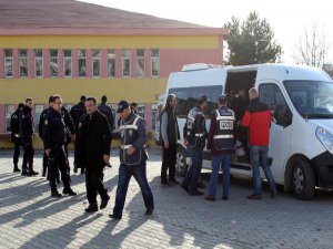 TOSYA'DA CEMAAT OPERASYONU; 2 TUTUKLU