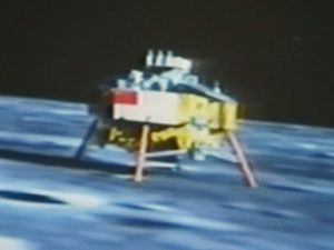 Çin Ay'a Tavşan Gönderdi!