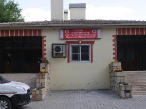 ALIŞVERİŞ MERKEZİNDE İNTİHAR