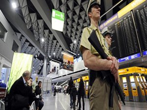 ROMA'DA TÜRK VATANDAŞLARINA TERÖRİST MUAMELESİ