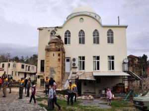ANTALYA'DA HORTUM MİNAREYİ HAVAYA UÇURDU