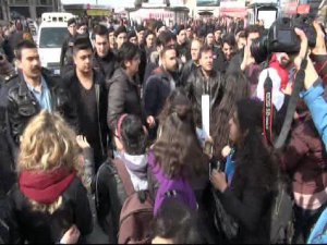 KADIKÖY'DE KADINLARA SERT MÜDAHALE