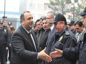 ÜNLÜ EMNİYET MÜDÜRÜNE YAKALAMA EMRİ