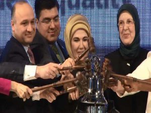 EMİNE ERDOĞAN'DAN BORSADA "ENKAZ" ŞOVU