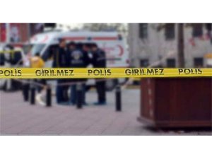 EVİNDE ÖLÜ BULUNDU