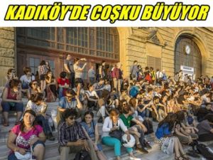 Kadıköy'de Binler Toplanmaya Başladı