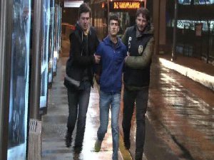 İÇ ÇAMAŞIRINDAN 400 UYUŞTURUCU HAP ÇIKTI