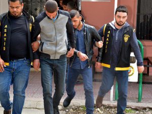 EHLİYETİ ALDIĞI GÜN BAKIN NE YAPTI