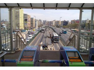 2 MİLYON TL İLE METROBÜSE BİNDİ