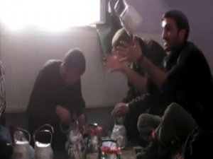 TERÖRİSTLER EL YAPIMI PATLAYICI HAZIRLARKEN ÇEKİM YAPMIŞ