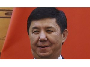 YOLSUZLUK SUÇLAMASI BAŞBAKANI İSTİFA ETTİRDİ