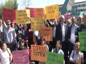 İŞTEN ÇIKARILAN İŞÇİLER İGDAŞ ÖNÜNDE EYLEM YAPTI