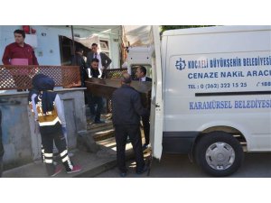 'MESİHİM' DEDİ ANNESİNİN BAŞINI KESTİ