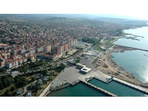 O İLLERDE EVİ OLANA PİYANGO VURDU