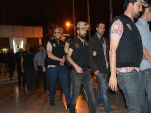 BURSA'DA CEMAATE OPERASYON; 30 GÖZALTI 4 TUTUKLAMA