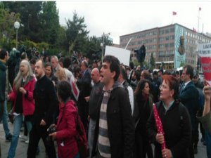 ANKARA'DA "LAİKLİK EYLEMİ" BAŞLADI