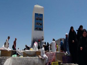 GELEN TURİST % 56 AZALDI UMRE ZİYARETİ % 7 ARTTI