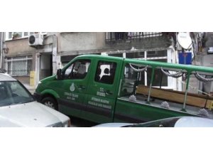 EŞİNİ ÇOCUKLARININ GÖZÜ ÖNÜNDE BIÇAKLAYARAK ÖLDÜRDÜ