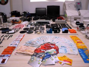 ANTALYALILARIN KREDİ KARTINDAN 10 MİLYONLUK VURGUN