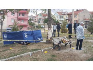 LİSELİ GENÇ PARKTA ÖLÜ BULUNDU