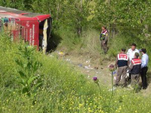 KURAN KURSU ÖĞRECİLERİNİN OTOBÜSÜ DEVRİLDİ 5 ÖLÜ 27 YARALI