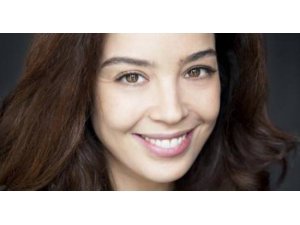 AZRA AKIN'IN DANSI OLAY YARATTI