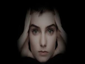 DÜNYACA ÜNLÜ ŞARKICIDAN HABER ALINAMIYOR