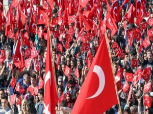 GENÇLİK ATA'YA KOŞTU