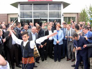 MERAL AKŞENER ; "2 TRİLYONLUK VAR BABACIM"