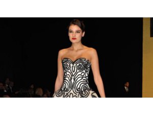 ÜNLÜ MANKENE ERDOĞAN'A HAKARET HAPSİ