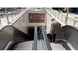 ŞAKA DEĞİL GERÇEK; İSTANBUL'DA PARALI YAYA GEÇİDİ