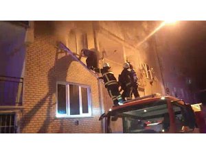 MADDE BAĞIMLISI EVİNİ ATEŞE VERDİ